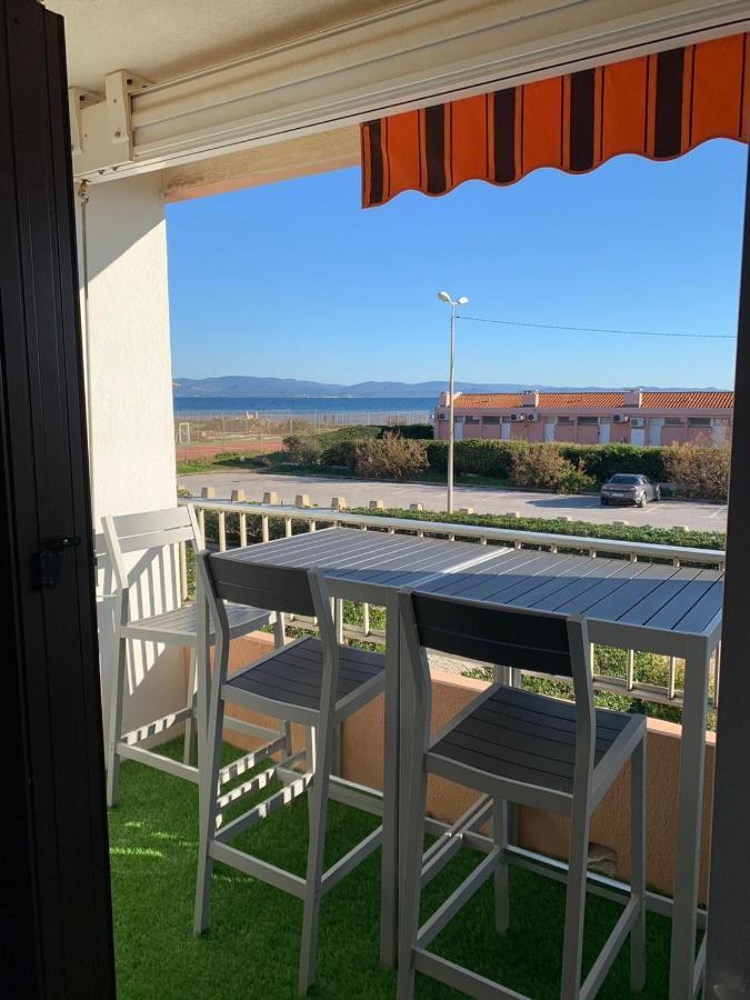 T2 Hyeres La Bergerie vue mer 50 M de la plage Exterior foto